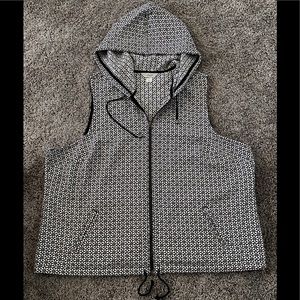 CJ BANKS HOODED VEST BLACK FLORAL SIZE 3X